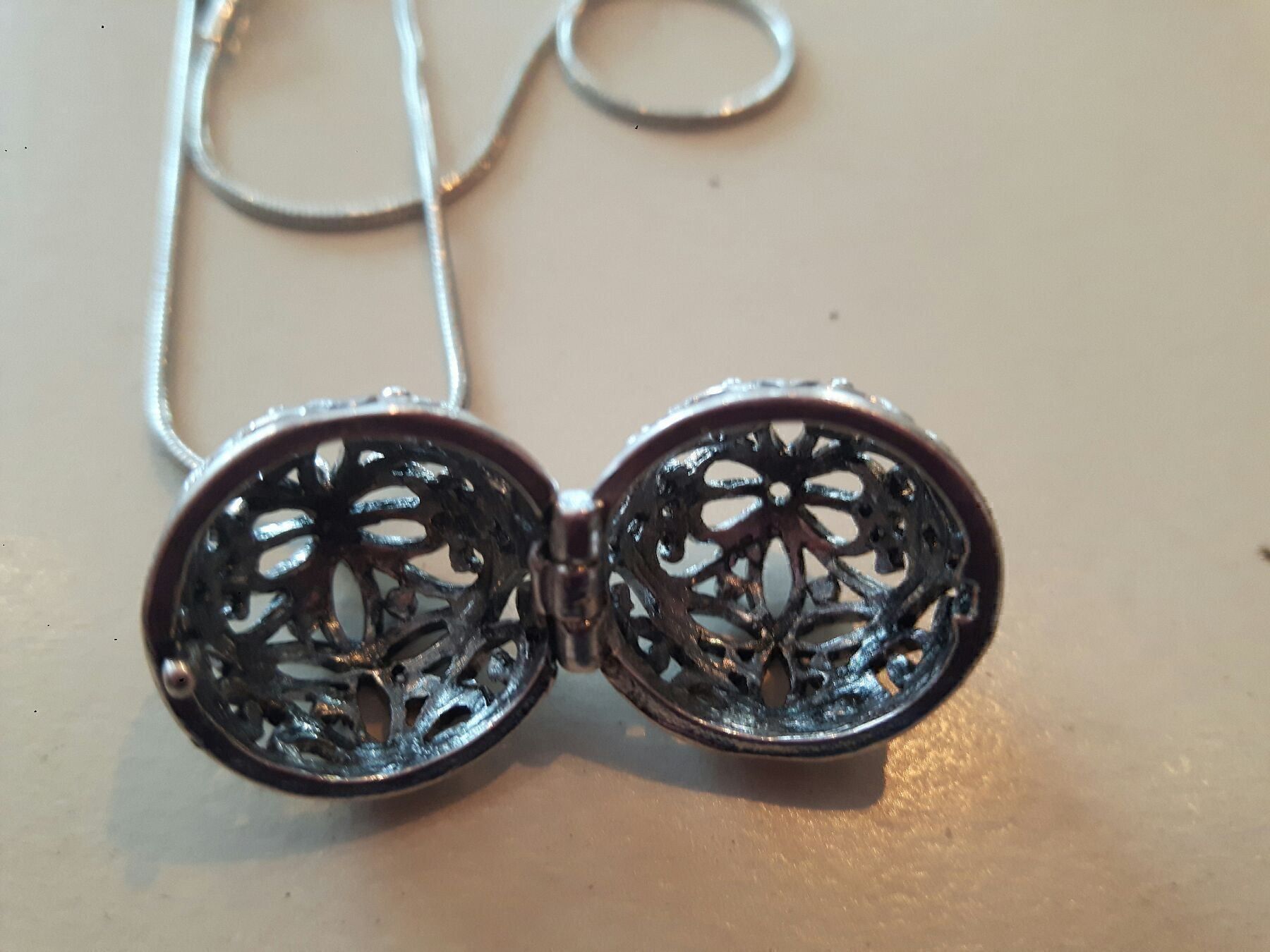 Catenine: Kette mit Eier Medaillon – Nuovo e nell'imballaggio originale da Ibach venduto da chaemilochhobbygarte 2