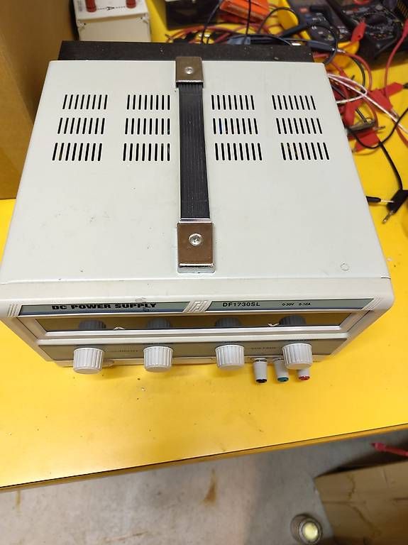 Elektrotechnik: Alimentation de laboratoire – Gebraucht aus Petit-Lancy von chevalier 1