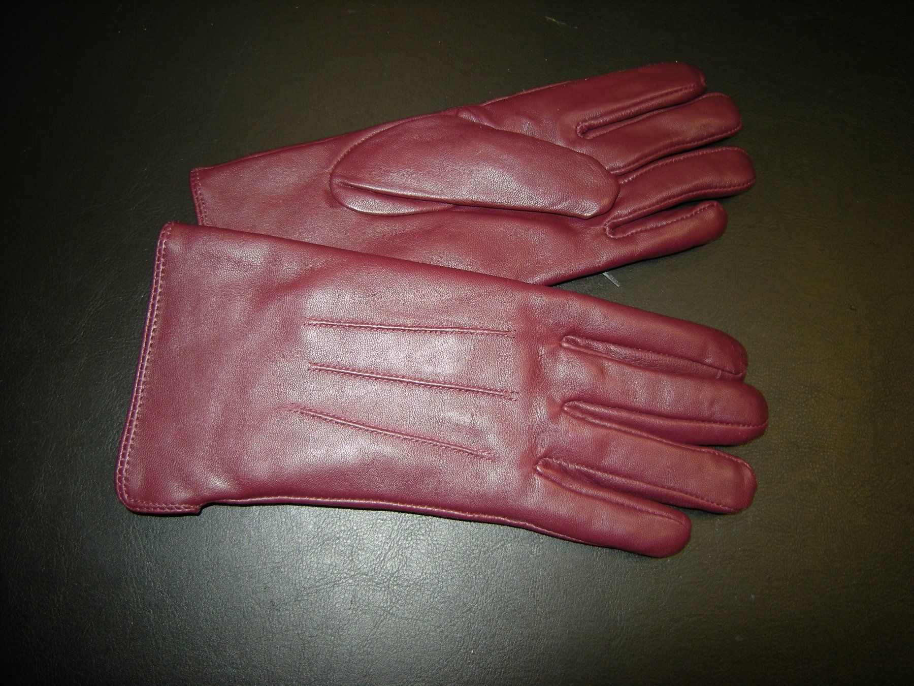 Guanti & manicotti: Echt Glatt Leder Handschuhe Gr. M bordeaux – Nuovo e nell'imballaggio originale da Holziken venduto da Rupe