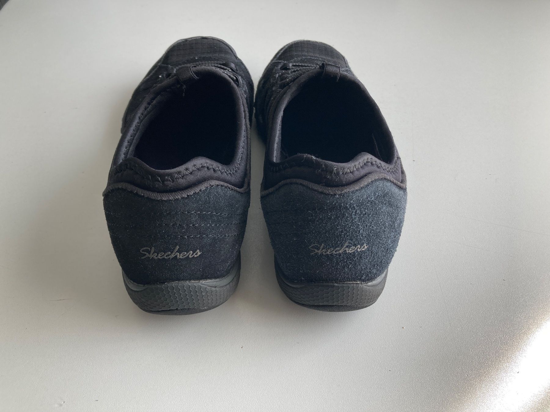 Skechers Scarpe da donna: SKECHERS Leder Sneakers Gr. 37 – Usato da Küsnacht ZH venduto da PLZoll 5