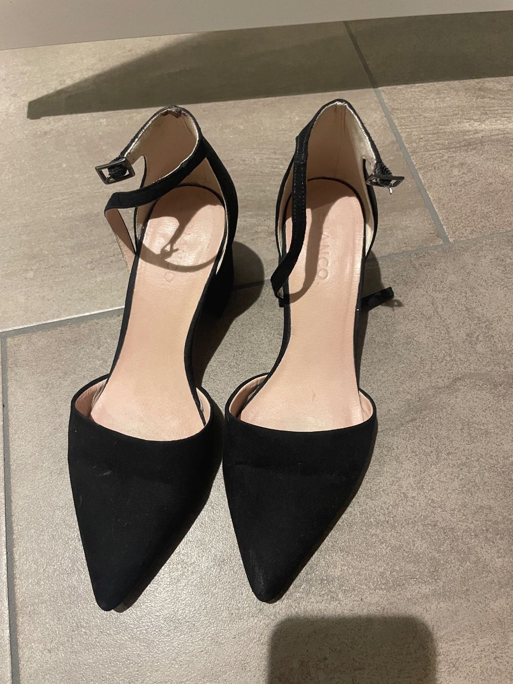 Scarpe da donna: Schuhe | Bianco | 36 – Usato da Niederrohrdorf venduto da jasmiinw