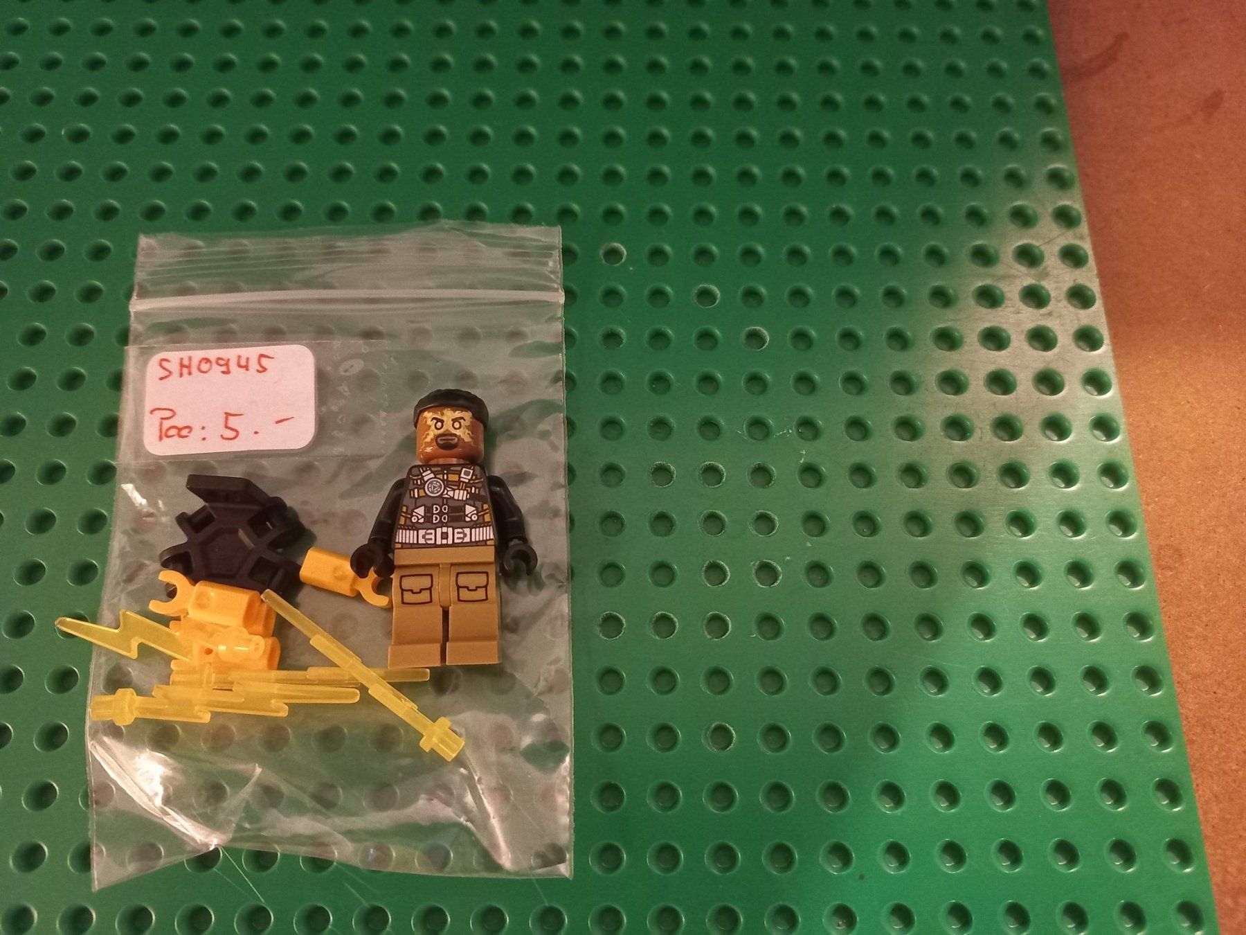 Lego Giocattoli: Mini figurine Lego ( Electro ) – Nuovo e nell'imballaggio originale da La tour de treme venduto da Legocreation82