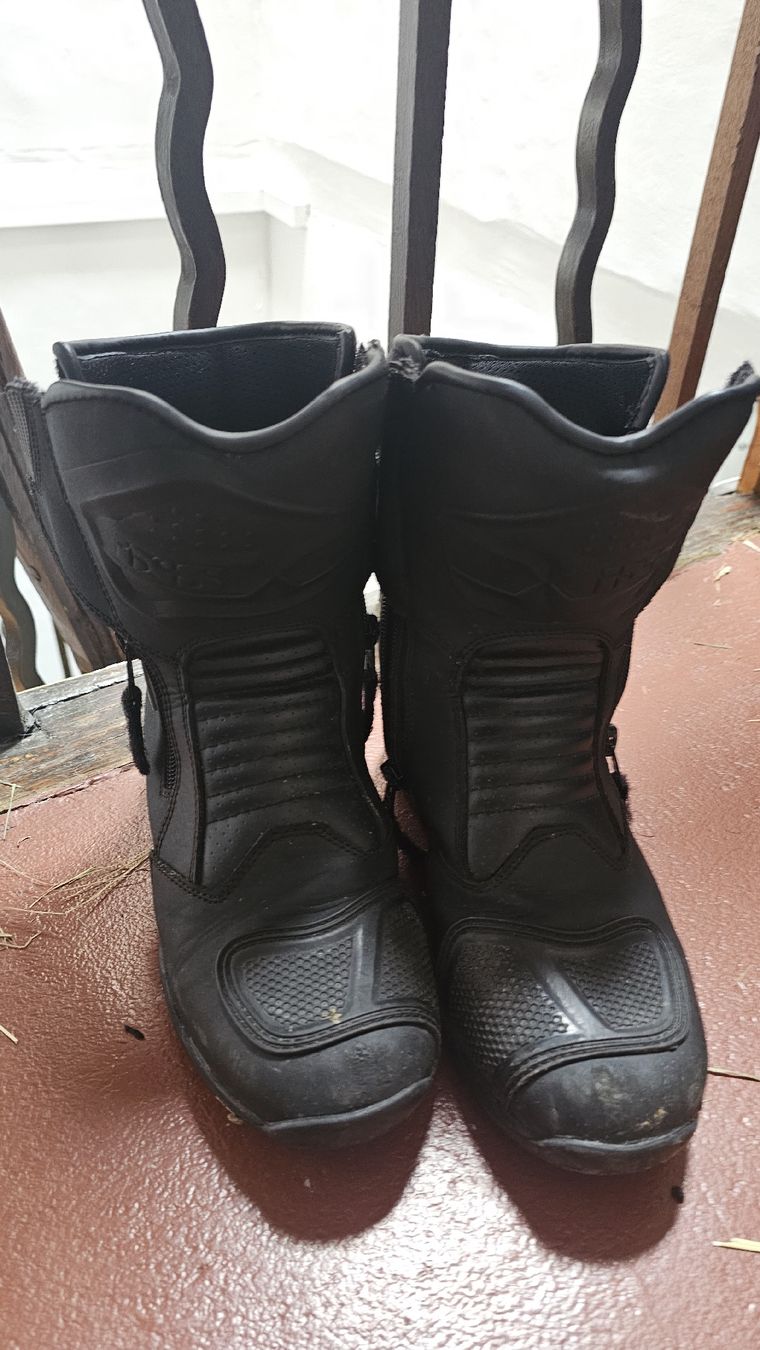 IXS Scarpe da uomo: bottes moto – Usato da Valeyres-Ursins venduto da Juhry
