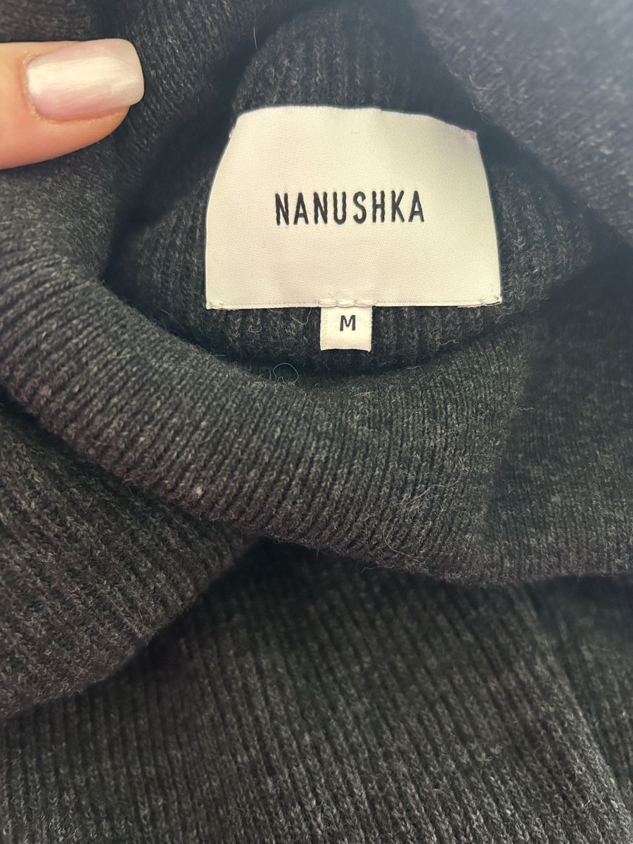 Nanushka Vestiti: Nanushka robe – Nuovo e nell'imballaggio originale da La Croix (Lutry) venduto da fashionclub01 1