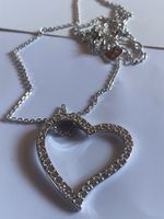 Chaîne et Pendentif avec zirkons neuf
