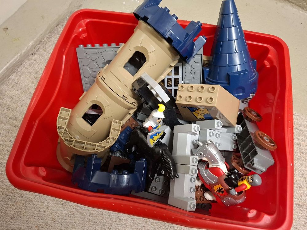 Lego Duplo Ritterburg Konvolut, viele Teile, mit Grundplatte (Gebraucht ...