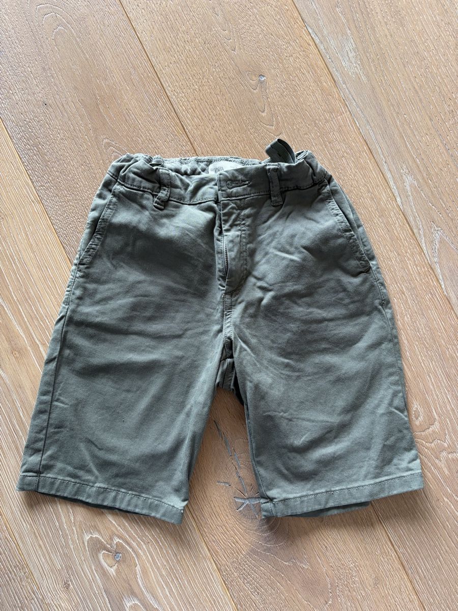 Zara Pantaloni: Shorts Zara Grösse 128 – Usato da Aarburg venduto da cha_6t8j