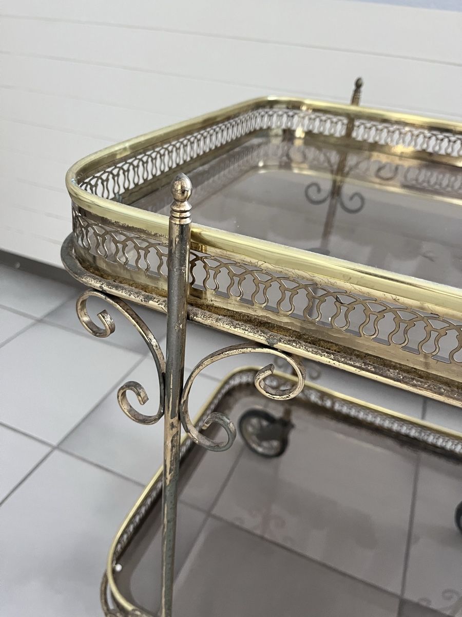 Toutes les décorations: Servierwagen antik  – D'occasion à Hinwil par dire07 1