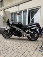 Motorrad Triumph Speed Triple Naked Bike schwarz gebraucht