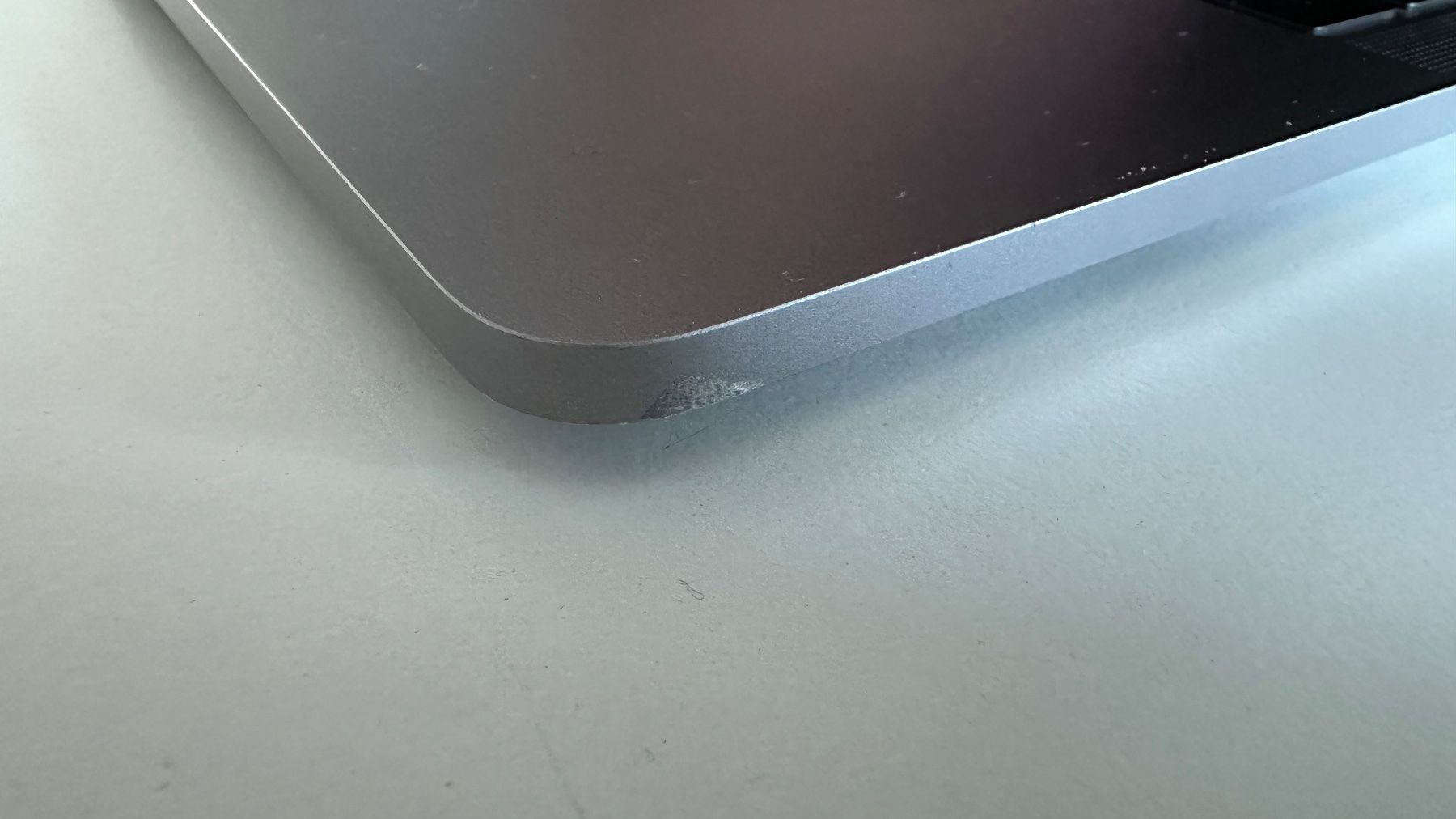 Apple Notebooks: MacBook Pro 13-inch Space Gray – Gebraucht aus Adliswil von  3