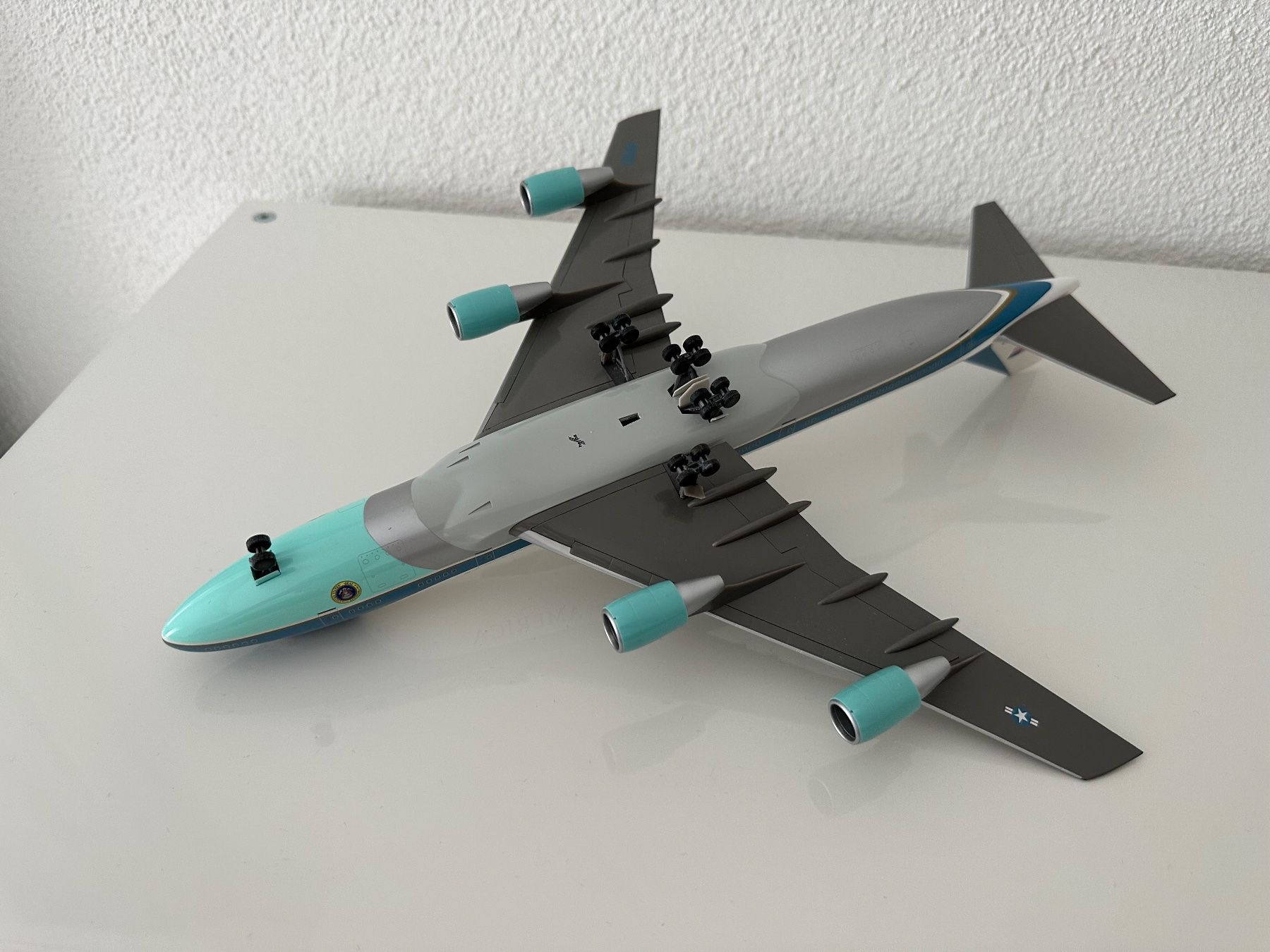 Herpa Modellbausätze & Standmodelle: Boeing 747 Air Force One 1:200 – Gebraucht aus Wolfhausen von  4