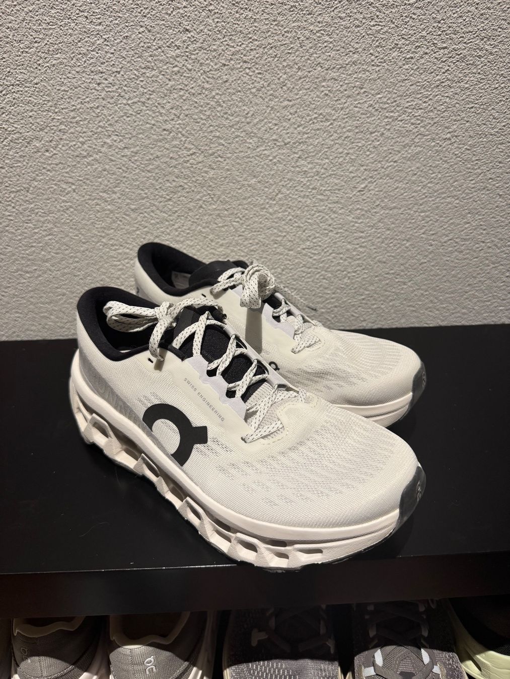 On Chaussures femmes: On Cloudmonster 3 – D'occasion à Zürich par SNovo 1