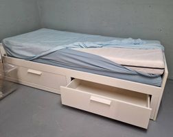 IKEA BRIMNES Ausziehbett inkl. 2 Matratzen (80 × 200 cm)