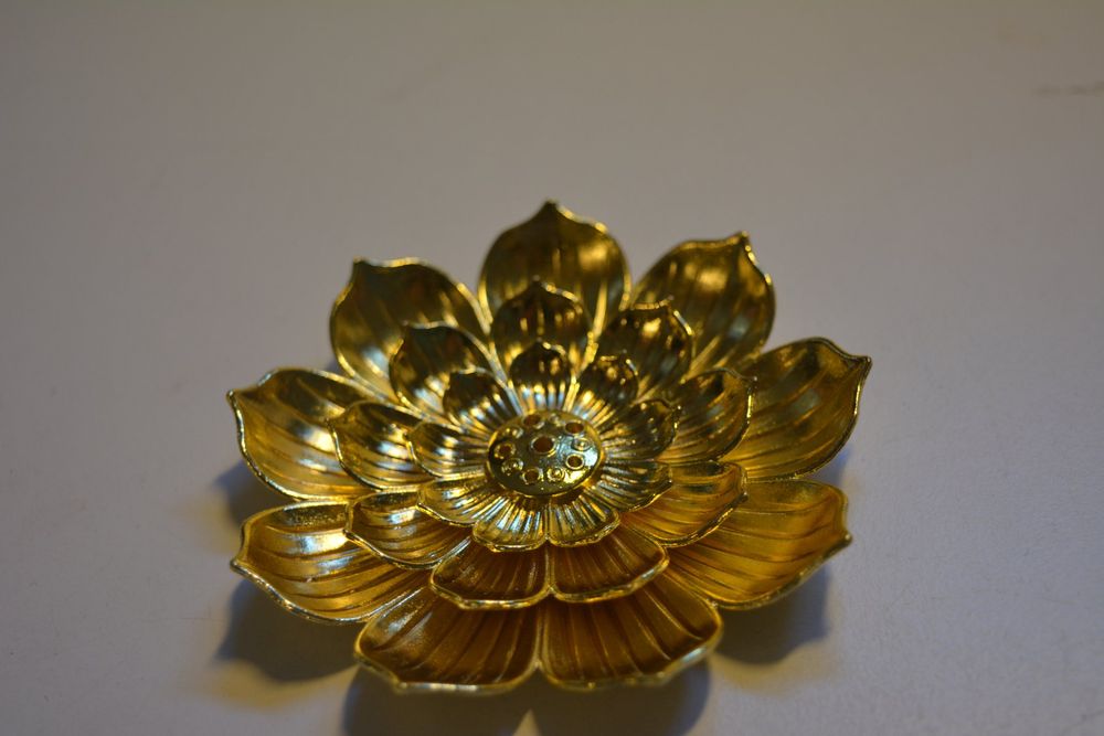 Ästhetischer Lotus-Räucherstäbchenhalter Aus Bro Produktbild-Vorschau 10