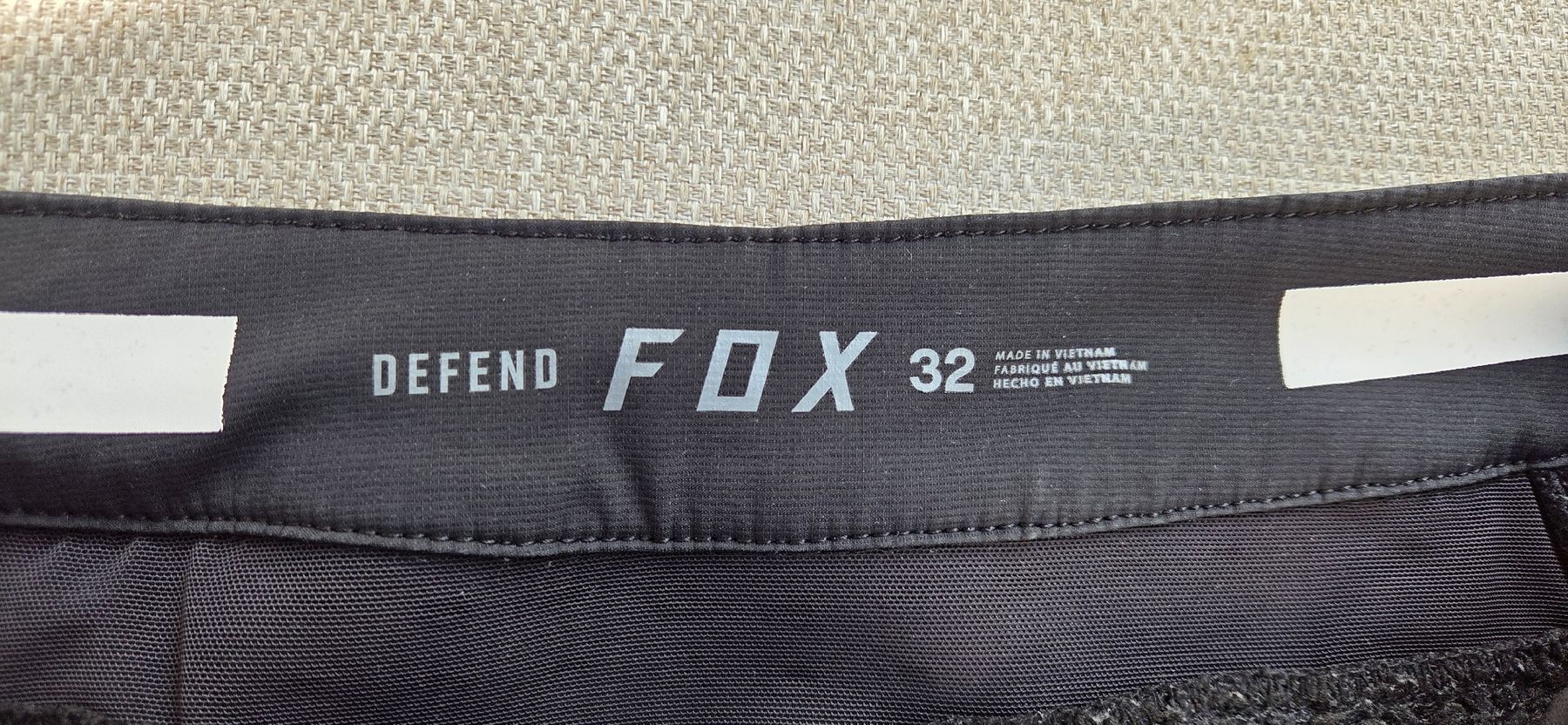 Fox Hosen: Fox Defend Hose Grösse 32 defekt – Gebraucht aus Oberwangen b. Bern von Levidog 2