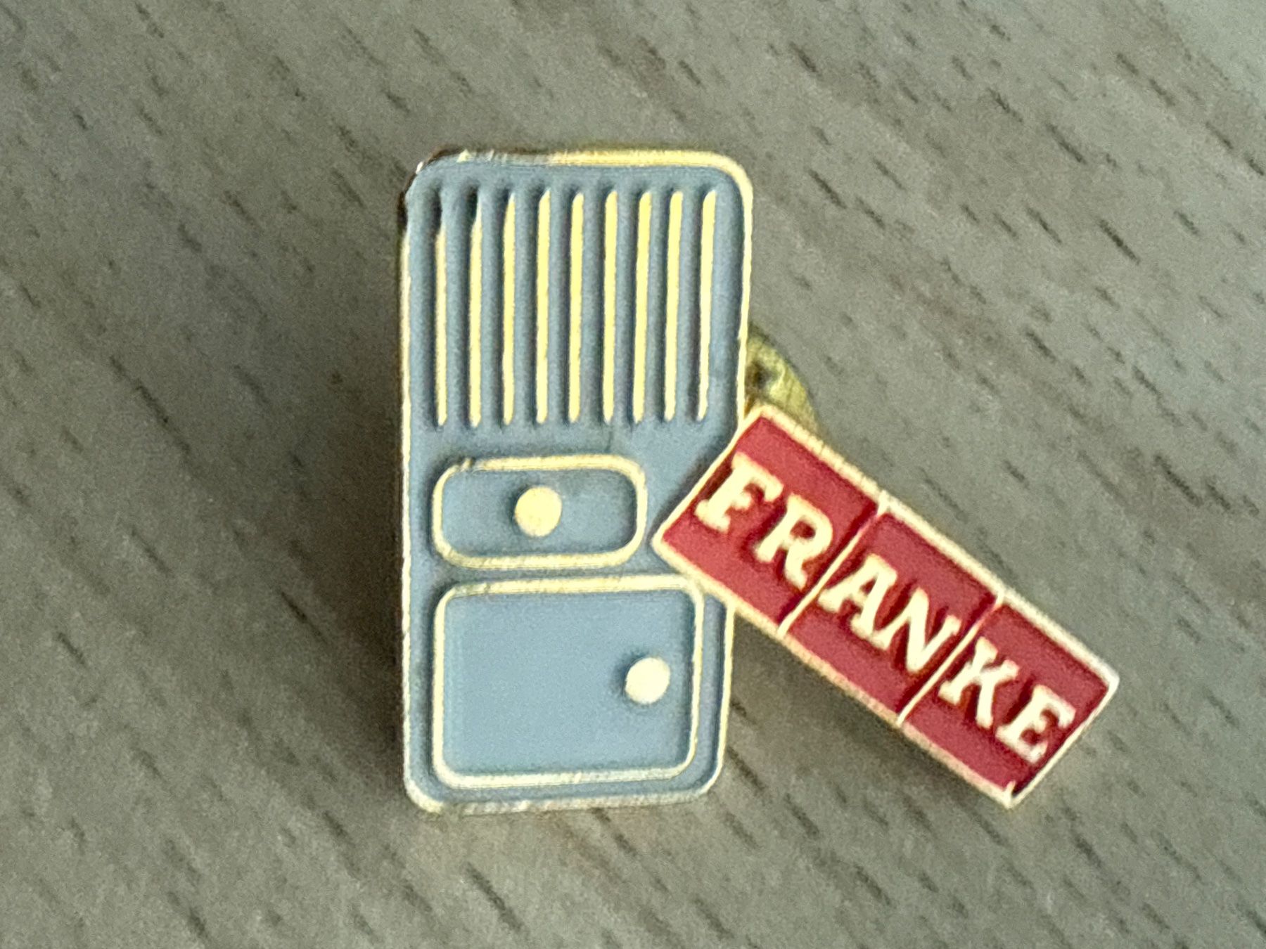 Placchette & Badge: Pin FRANKE – Usato da Glattbrugg venduto da Schweigmatt