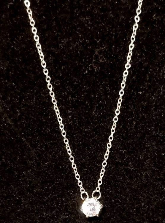Ketten: Kette mit Glassteinanhänger 44cm – Gebraucht aus Subingen von DENDLE20