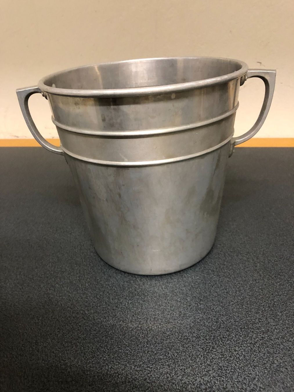 Sonstiges: Weinkühler Champagnerkühler Aluminium – Gebraucht aus Zürich von dojoal64 1