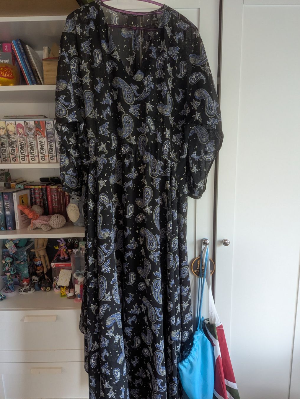 Maison Scotch Vestiti: Maison Scotch Maxikleid mit Paisley-Muster, Grösse 40 – Nuovo (secondo la descrizione) da Zollikon venduto da Kichensink 1