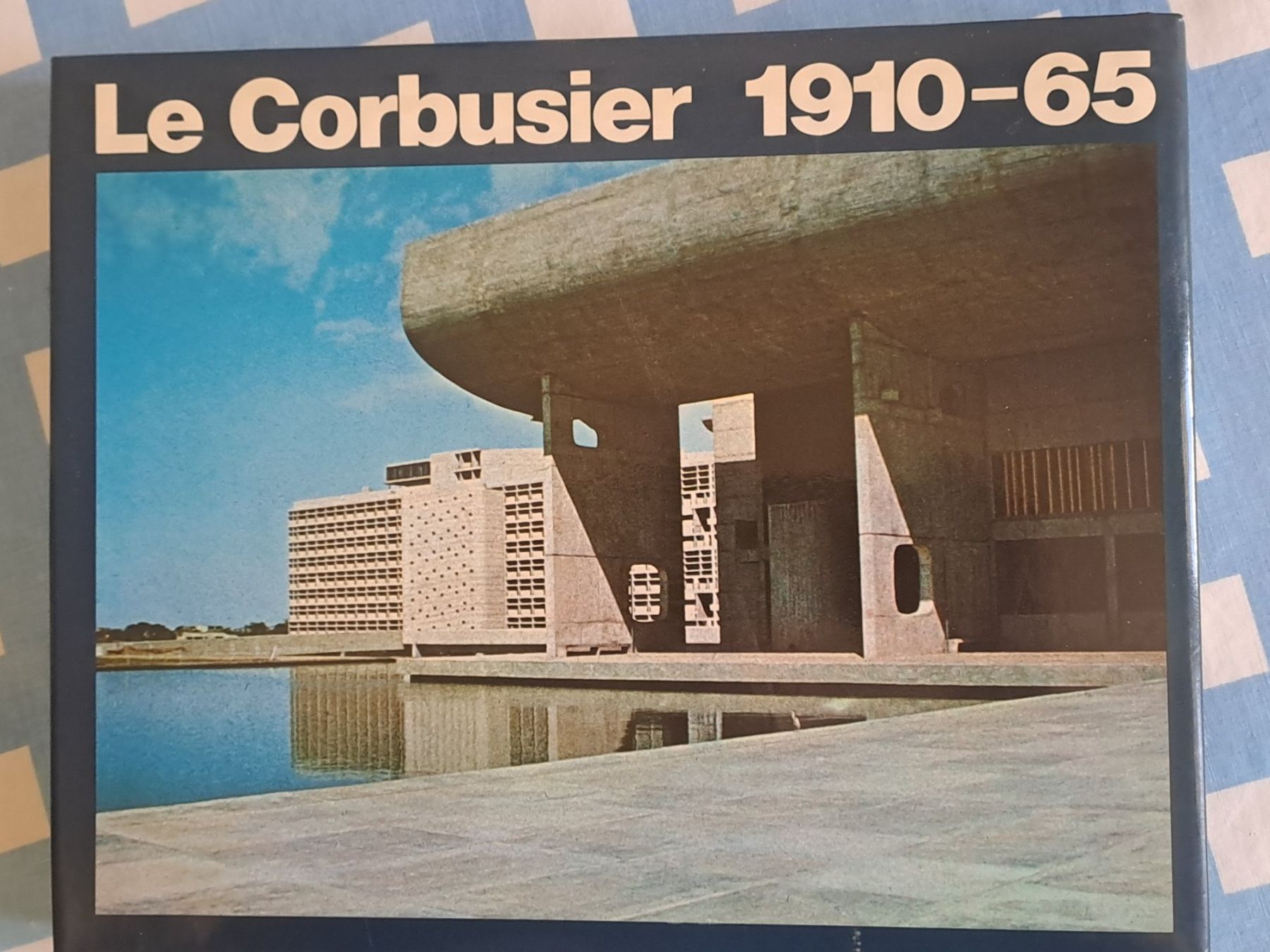 Bücher: Le Corbusier 1910-65 – Gebraucht aus LAUSANNE von KWEW 4