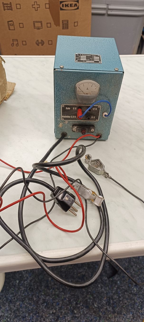 Componenti elettronici: Lade-Gleichrichter Schlunegger Trafo – Usato da Pfäffikon ZH venduto da K-V-M 2