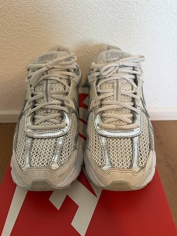 Scarpe da donna: NIKE ZOOM VOMERO 5 CHROM – Usato da Neftenbach venduto da Fashion_7 2
