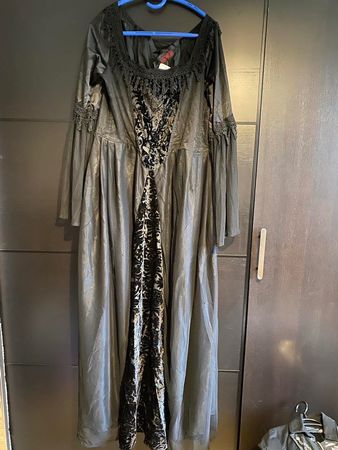 Stylisches Kleid mit Spitzen, Grösse XL