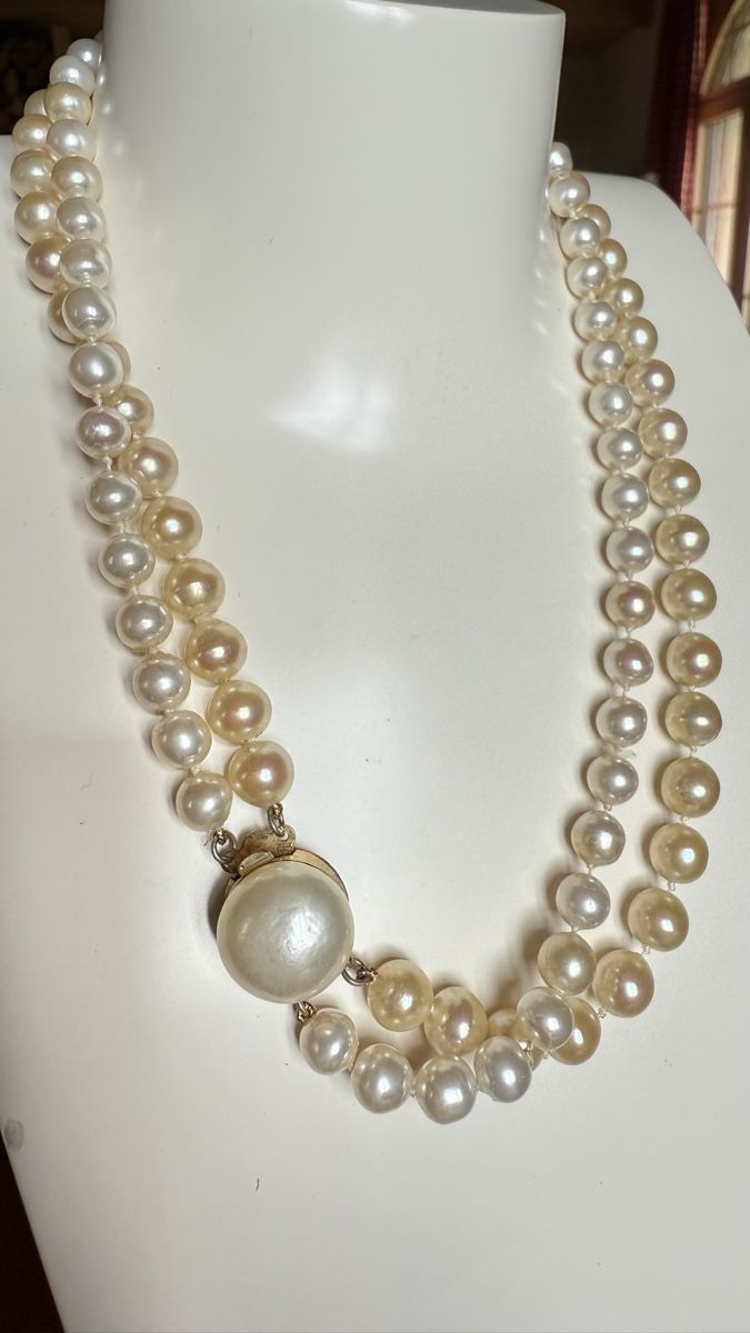 Dior Catenine: Collier de perles Dior  vintage, double rangée, élégant rare – Usato da Nyon venduto da stylevintage79