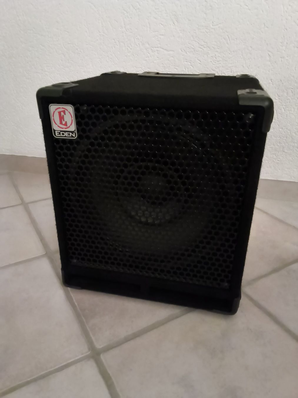 Strumenti musicali: Eden EX112, 8Ohm, 300 Watt RMS, Compact Bassbox – Nuovo (secondo la descrizione) da Grüningen venduto da zeitraffer