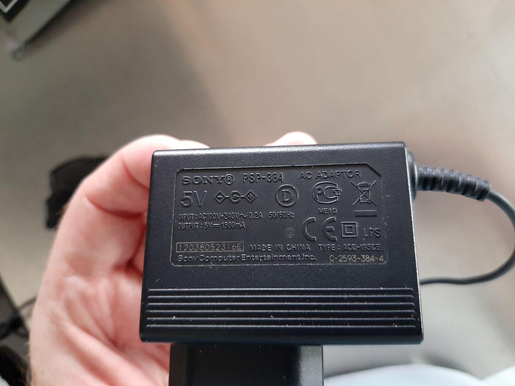 Sony Konsolen: PSP Modell 3004 inkl. Netzgerät und Component Kabel – Gebraucht aus Zürich von Chrishol 5