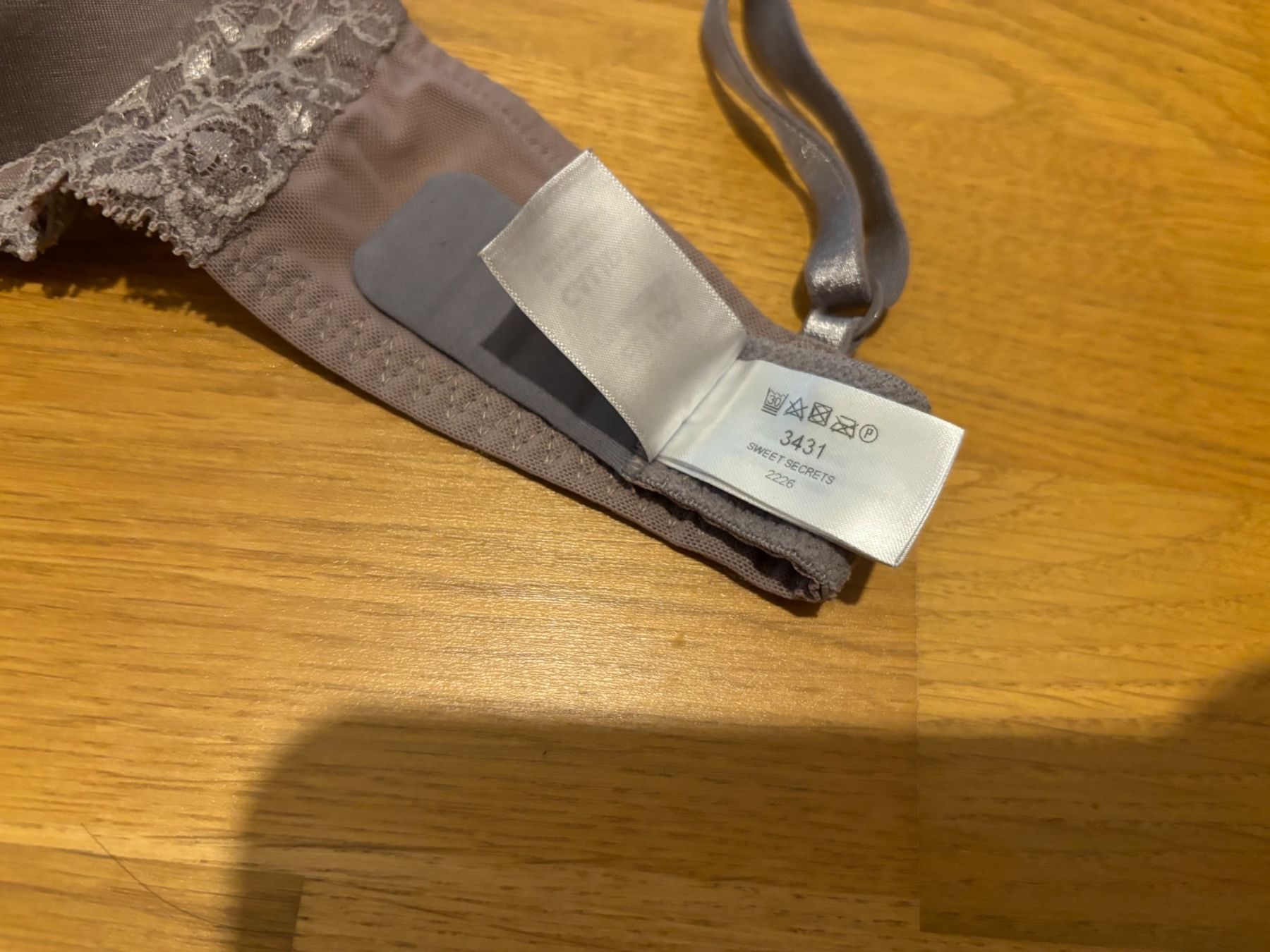 Calida Autres dessous: BH / Bra - Calida - Gr. 75A Designed in SWITZERLAND – D'occasion à Stadel par Chanel_5 5