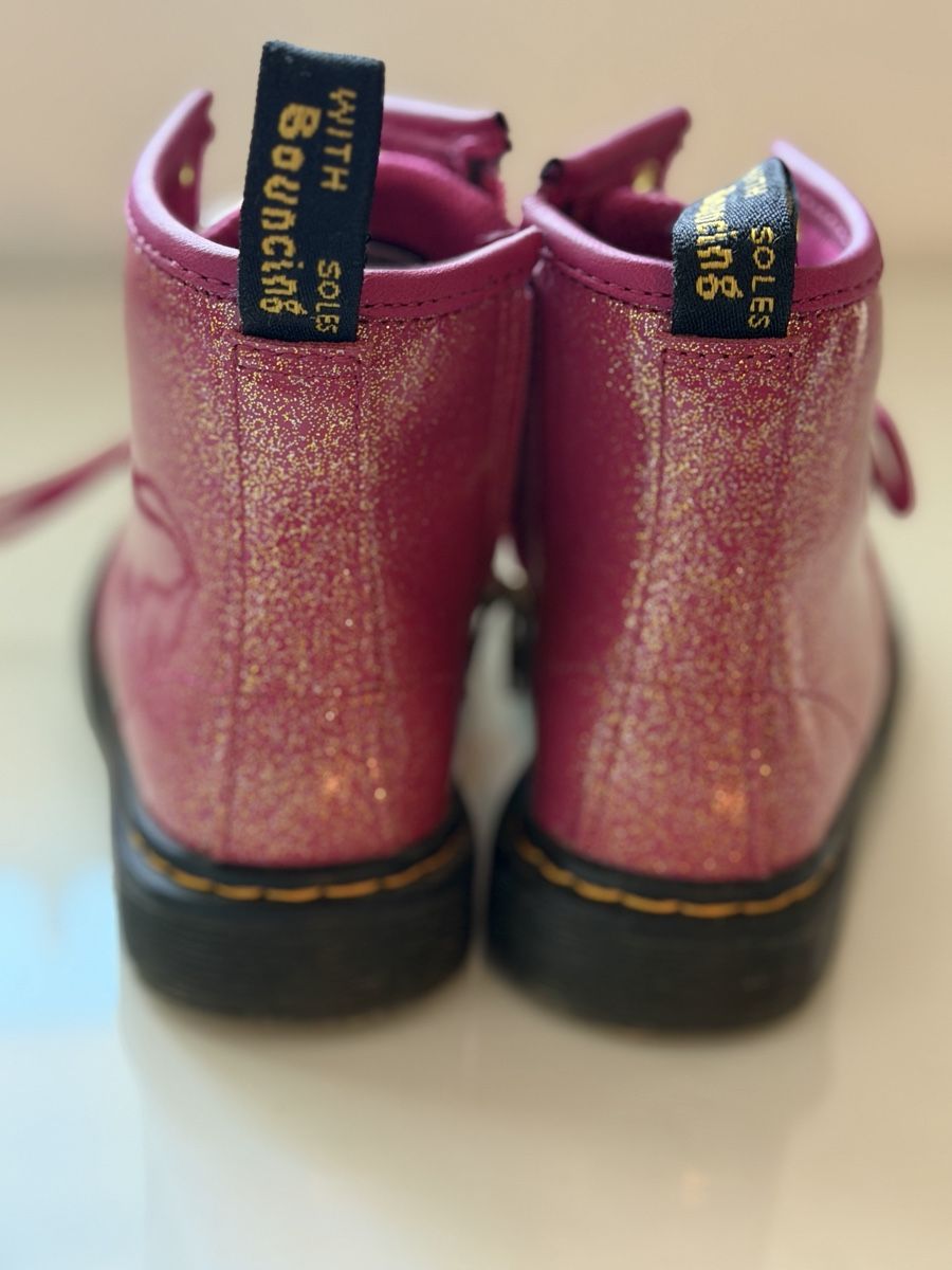 Dr. Martens Scarpe per ragazze: Pinke Dr. Martens Grösse 26 – Usato da Birmenstorf AG venduto da schattenfels 1