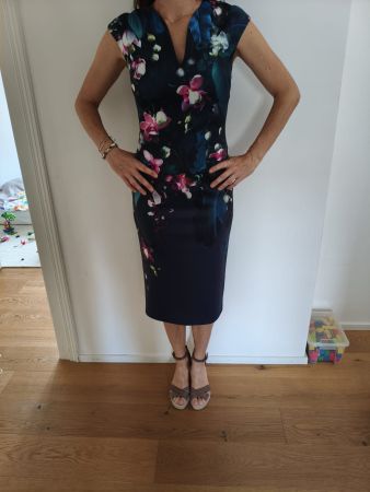 Edles TED BAKER Kleid - Gr. 2 (S/M) – Neuwertig - NP 250 CHF