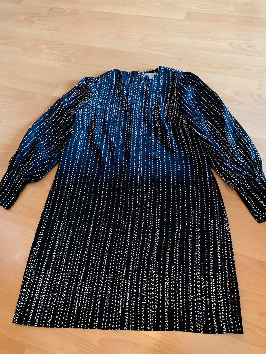 H&M Vestiti: Jolie robe H&M taille 40 – Usato da MEYRIN venduto da Gwendo10