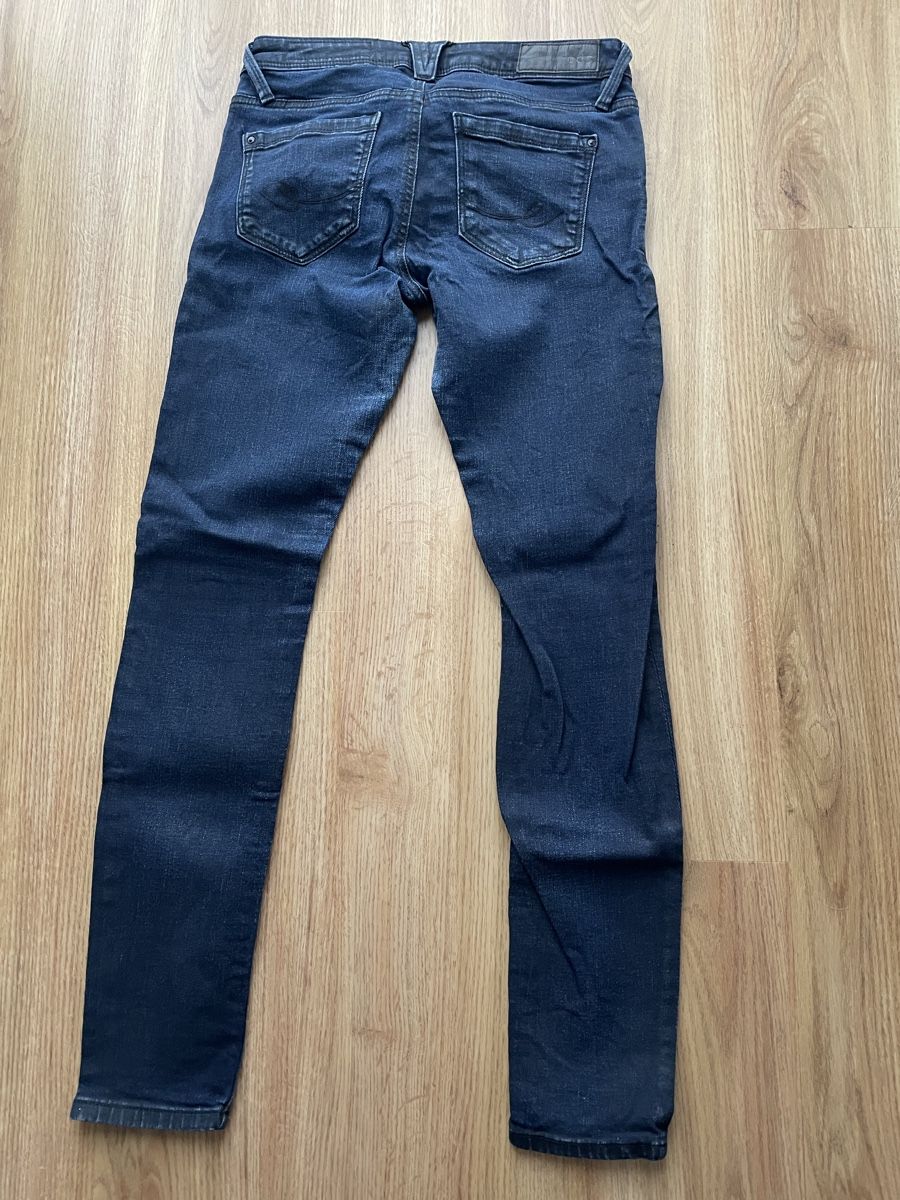 Jeans: Jeans dunkelblau – Usato da Kesswil venduto da Sonnenblume0116