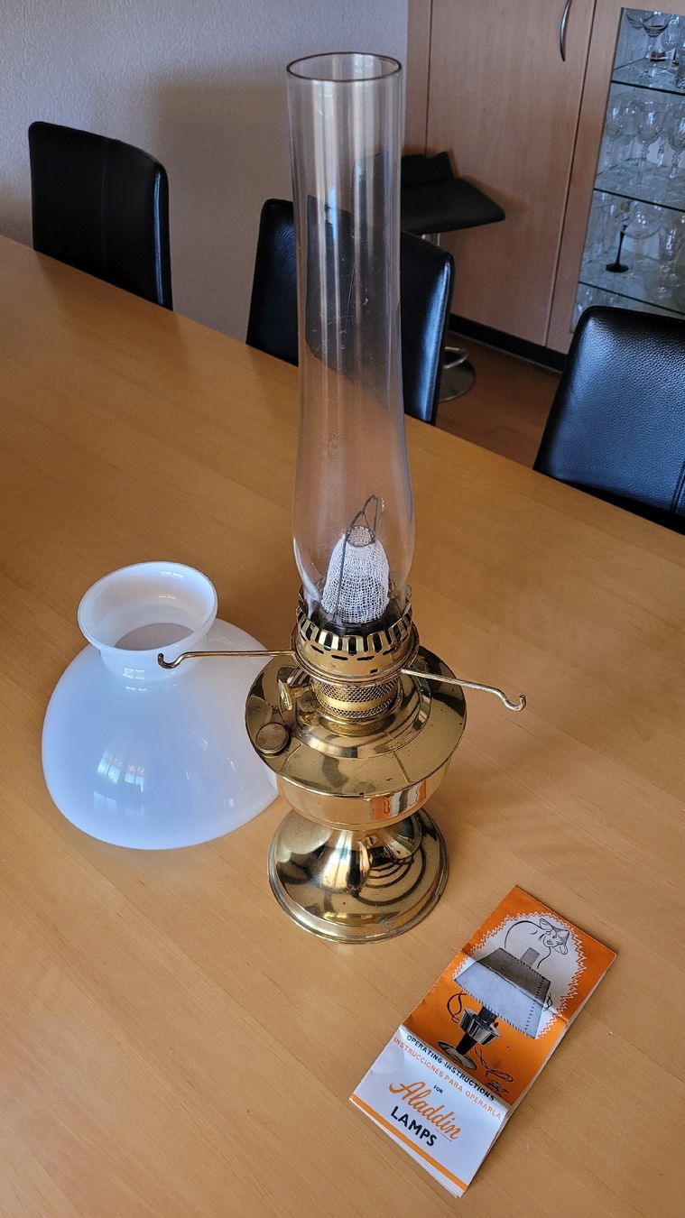 Lampen: Aladdin Petrollampe – Gebraucht aus Kirchdorf BE von Swiss-Pickers 1