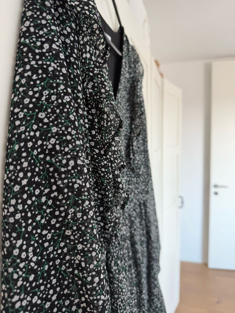 Kleider: Kleid RESERVED | Grösse 40  – Gebraucht aus Winterthur von saram26 1