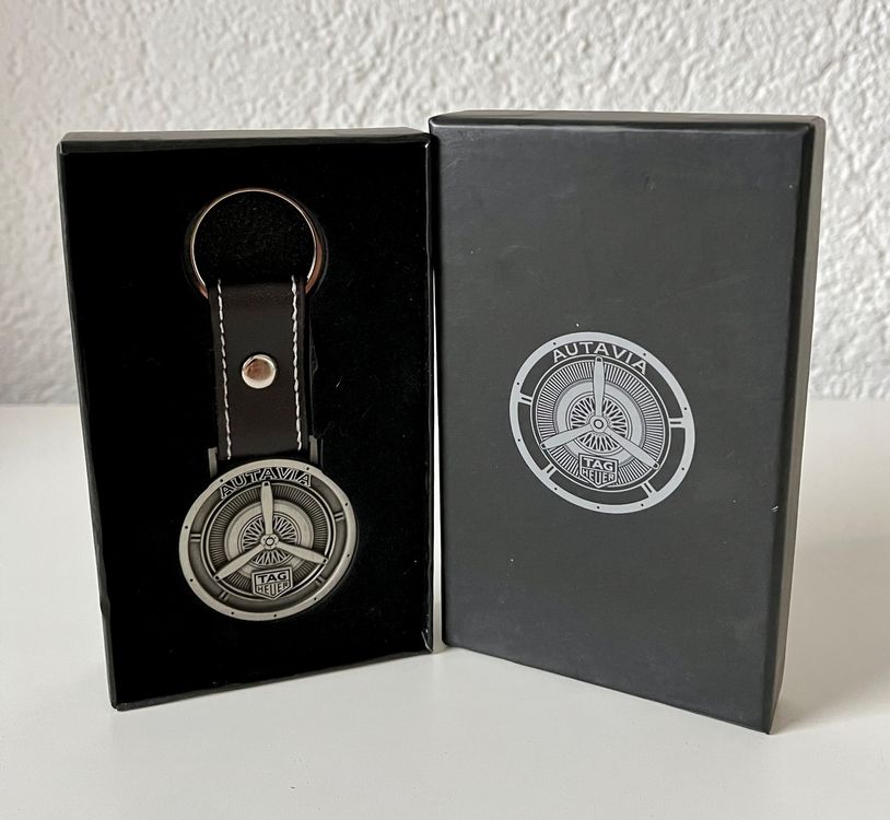 Batterie Externe Tag Heuer Série Limitée – Avec Porte-clés USB, Neuf, Noir