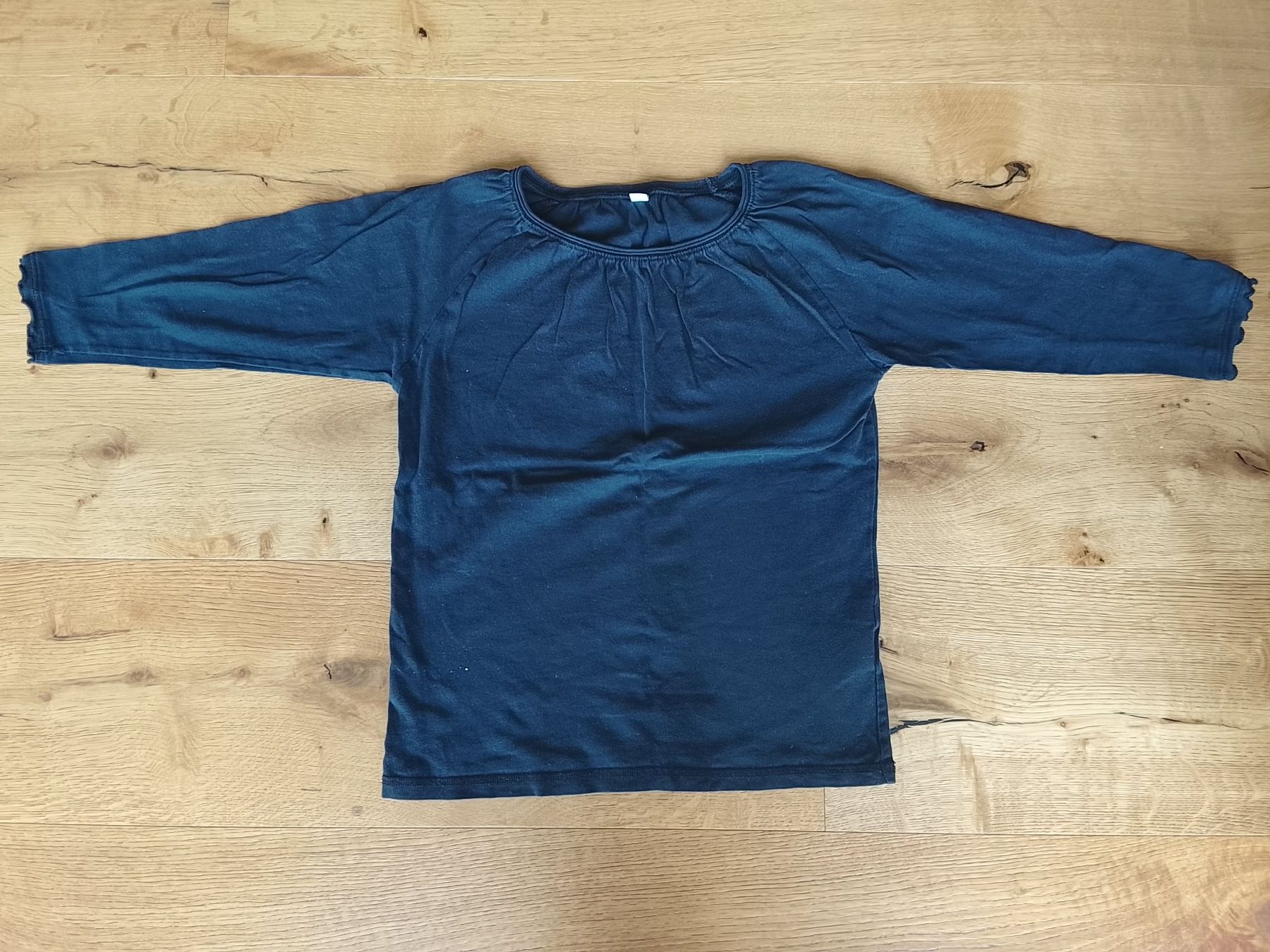 Uniqlo Pullover & Sweatshirts: Pullover Gr.140 – Gebraucht aus St. Gallen von Okonomyiaki