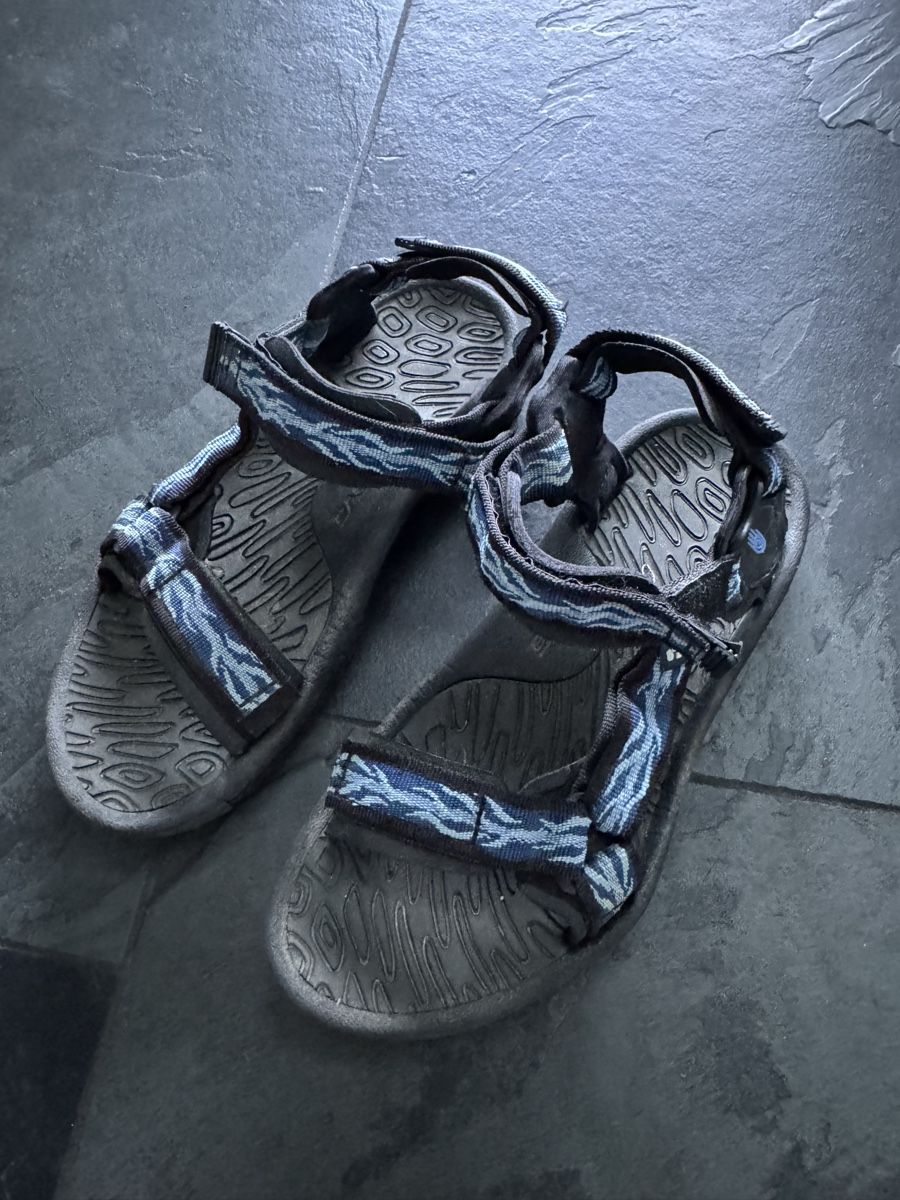 Teva Scarpe da donna: Comfy Teva Sandals: Blue Straps, Size 42 - Great Value! – Usato da Sarnen venduto da NataschaaM