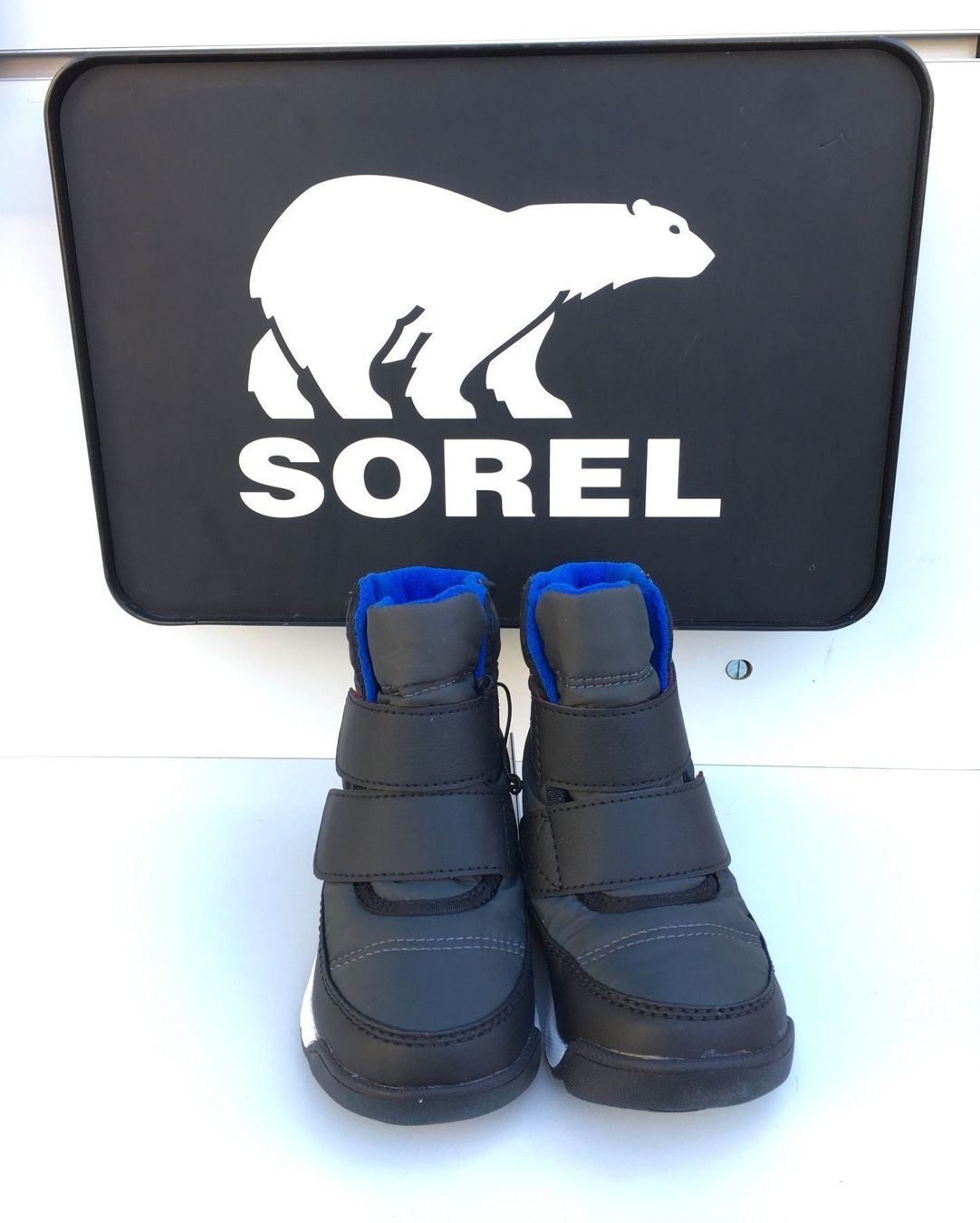 Sorel Scarpe per ragazzi: SOREL CHILDRENS WHITNEY II STRAP GR 25 – Nuovo e nell'imballaggio originale da Zürich venduto da LIQUIDATOR.CP 1