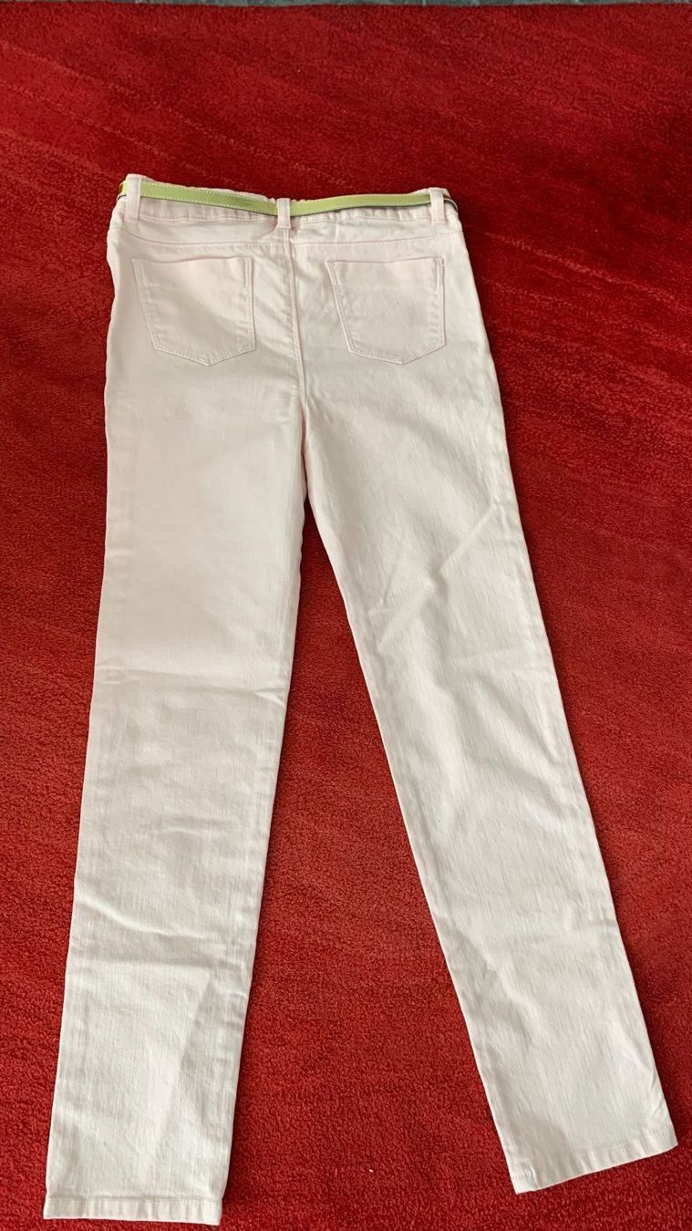 Pantaloni: NEU Mädchenjeans rosa 13/14 J. – Nuovo (secondo la descrizione) da Biel-Benken BL venduto da BelginE