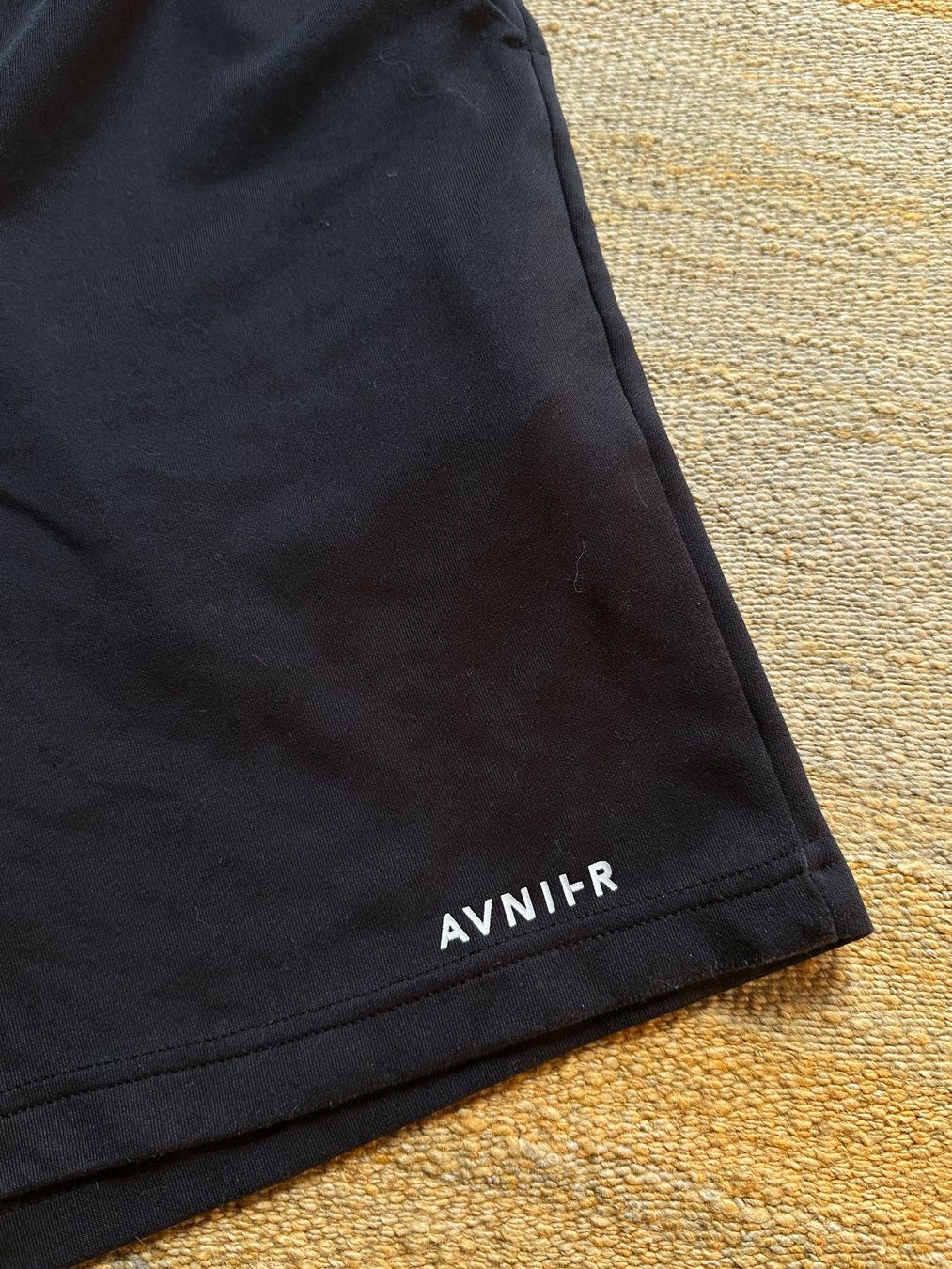 Pantaloni: Avnier black short – Usato da Villars-Burquin venduto da Iliasso 1