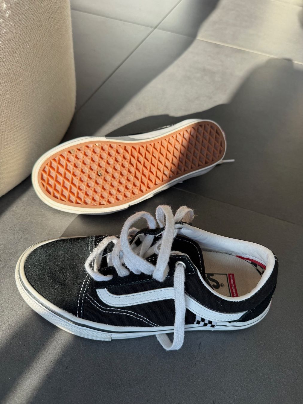 Vans Scarpe da uomo: Vans Old Skool - Noir et blanc - Taille 38 - Excellent! – Usato da etoy venduto da lau_k5cp 2