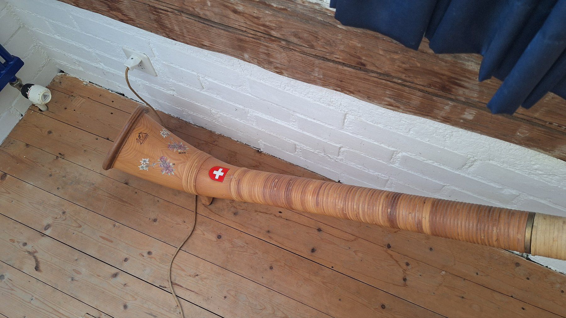 Strumenti musicali: F - Alphorn (Stocker, Luzern) – Usato da Hinwil venduto da dun_tt2z 2