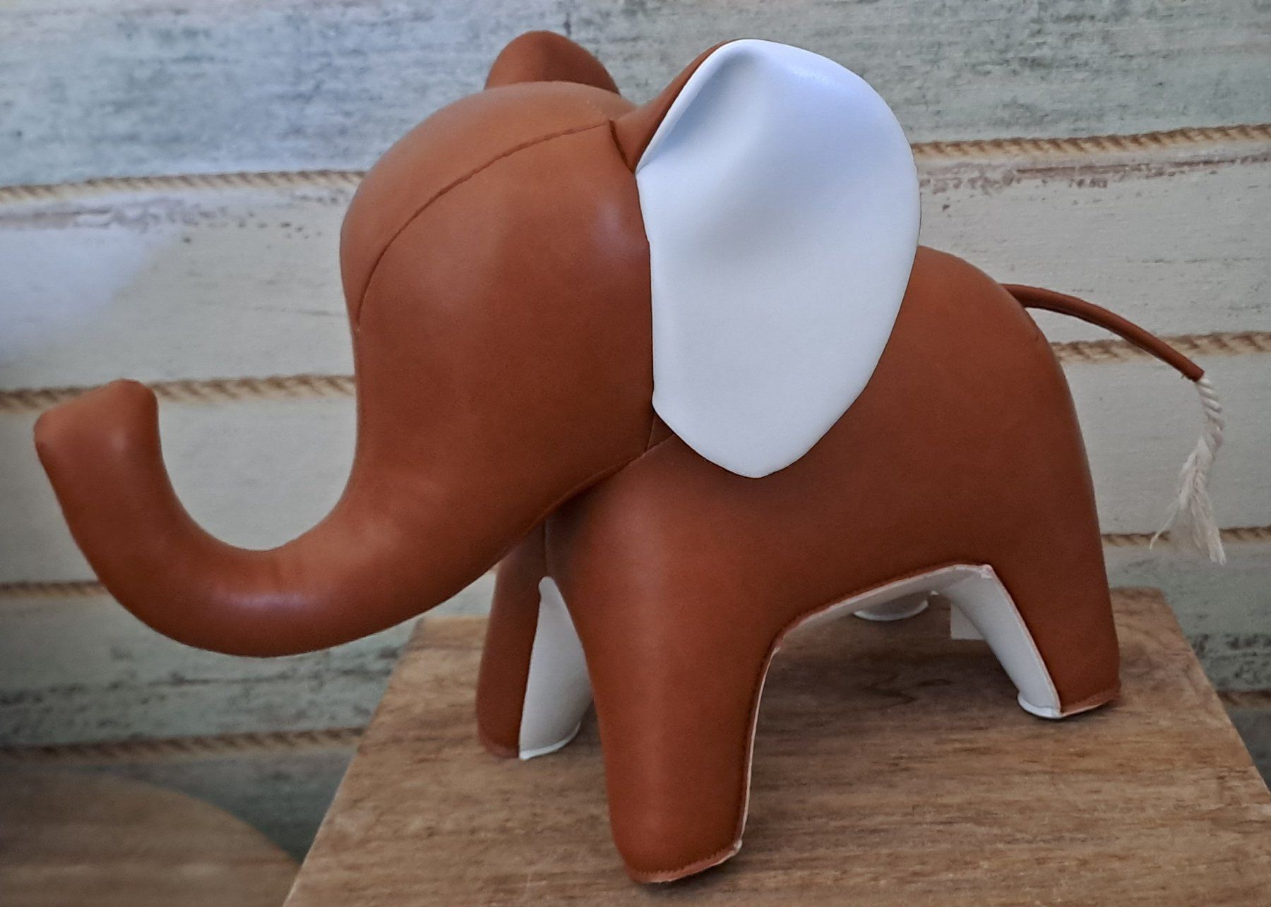 Statuette: Premium Designer Elefant aus Leder – Nuovo (secondo la descrizione) da Wallisellen venduto da prada008