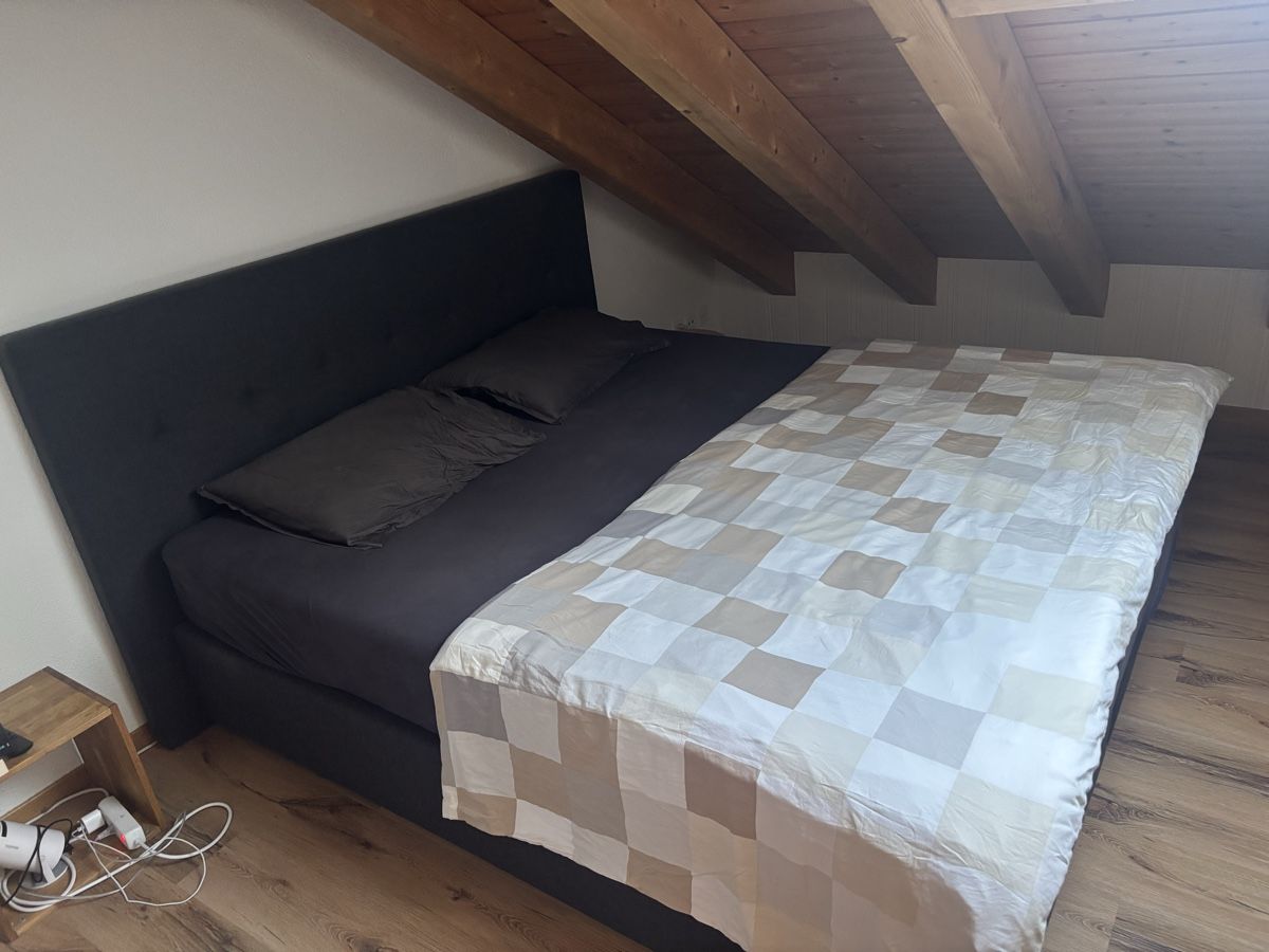Letti: Boxspringbett 200x180 – Usato da Schänis venduto da Majorinho
