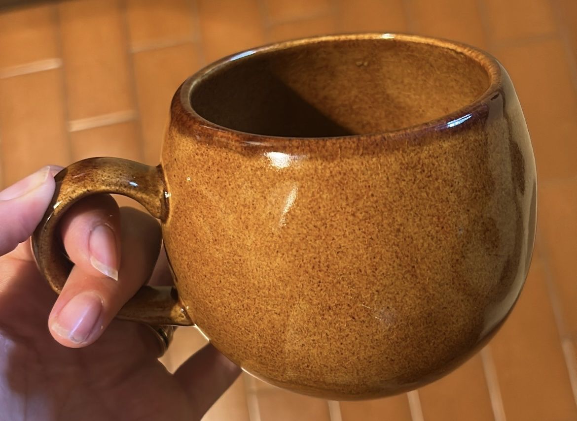 Tassen: Mug Comfy en céramique marron – Neu (gemäss Beschreibung) aus St-Prex von mar_f6t6