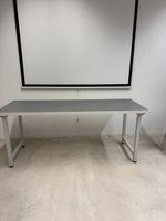 Table de bureau rectangulaire, plateau gris, pieds gris