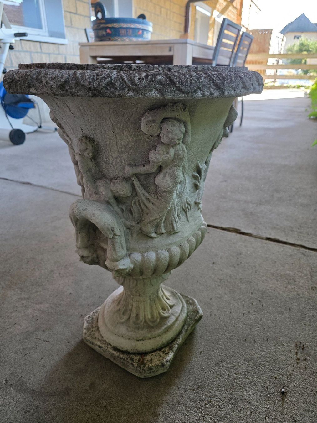 Casseroles: antike schwere Garten Amphore Stein Topf – D'occasion à Walterswil BE par Lonitti 1